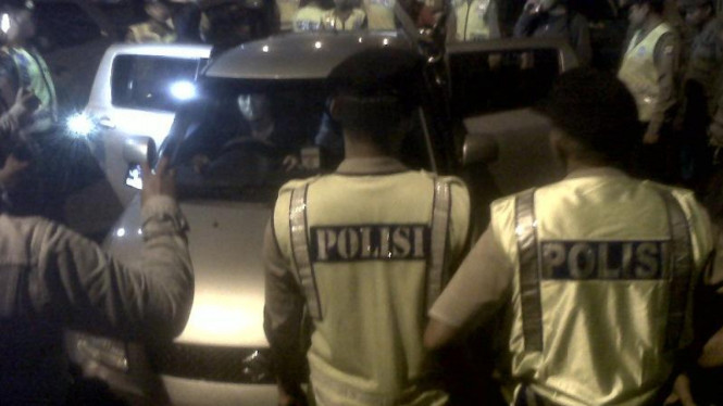 Razia polisi yang digelar di Depok, Minggu (15/2/2015) dini hari.