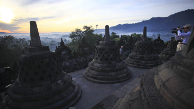 Wisata Matahari Terbit Borobudur