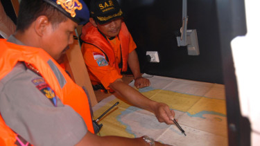 Pencarian Korban Tenggelam KM (Kapal Motor) Harmonis