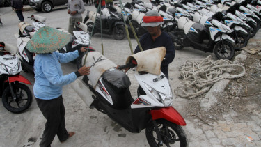 Ekspor sepeda motor.