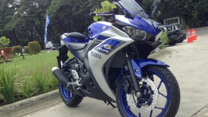 Yamaha R25 versi ABS