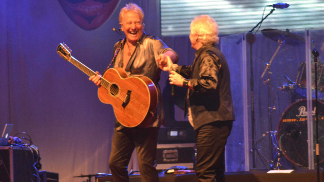 Russel Hitchcock dan Graham Russel, Air Supply.