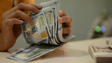proses penghitungan uang di bank