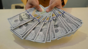 proses penghitungan uang di bank