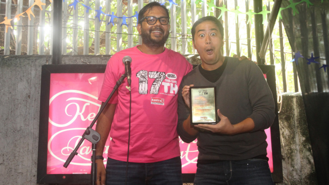 ulang tahun ke-17 kontras