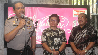 ulang tahun ke-17 kontras