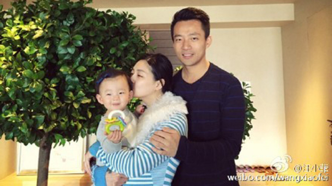 Barbie Hsu dan keluarga