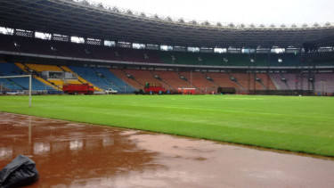 Lapangan Stadion Utama Gelora Bung Karno (SUGBK)