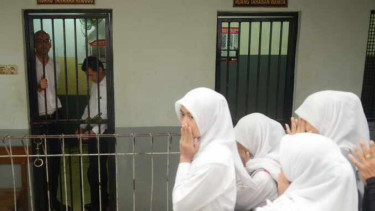Dua guru jis dapat dukungan siswa binaan