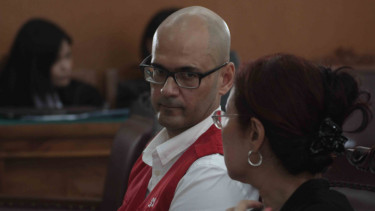 sidang vonis dua guru jis