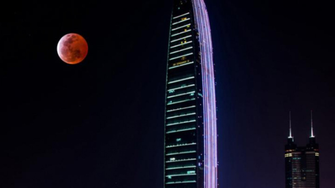 bulan merah darah 