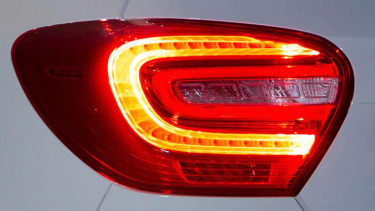 Ilustras lampu rem mobil