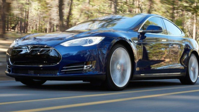 Mobil listrik Tesla.
