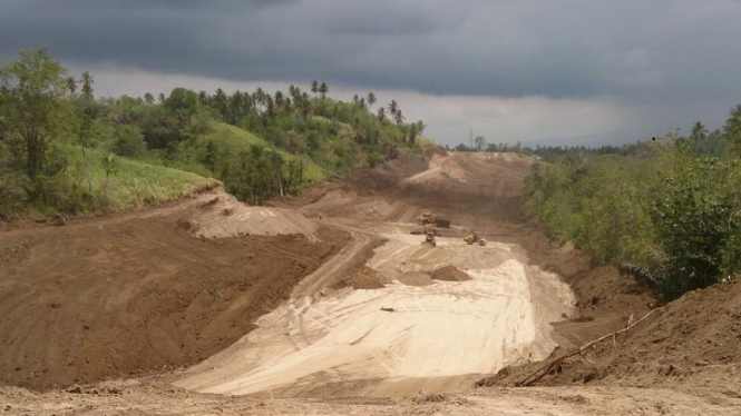 Lahan jalan tol Manado menuju Bitung