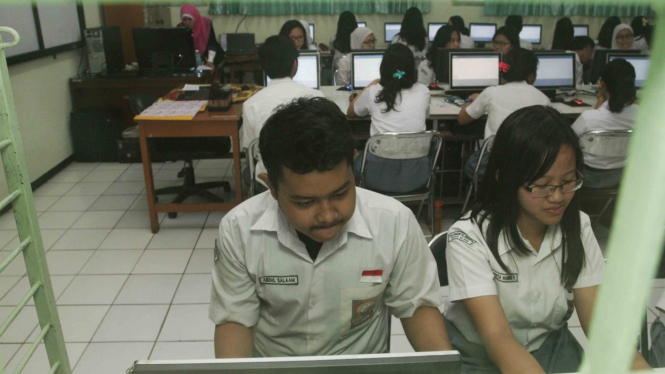 Ujian Nasional SMA  Sistem Online Berbasis Komputer