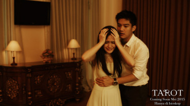 Shandy Aulia dan Boy William di film Tarot