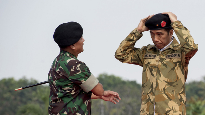 jokowi warga kehormatan tni