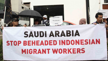 Demonstran menolak eksekusi mati terhadap TKI di Arab Saudi beberapa waktu silam.
