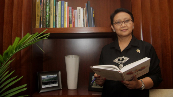 Menlu Retno Bicara KAA