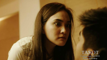 Akting Shandy Aulia dan Boy William pada film Tarot.