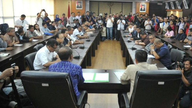 Menpora, Imam Nahrawi, saat bertemu klub-klub QNB League
