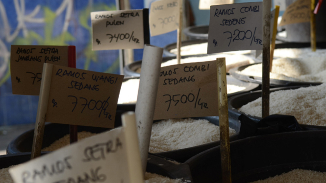 Pedagang Pasar Desak Pemerintah Tuntaskan Kasus Beras Plastik