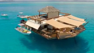 Kafe mengapung, Cloud 9 Fiji.
