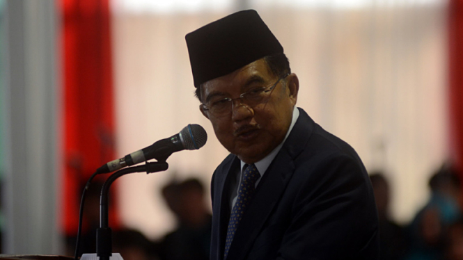 pengukuhan yudi chrisnandi menjadi guru besar unas