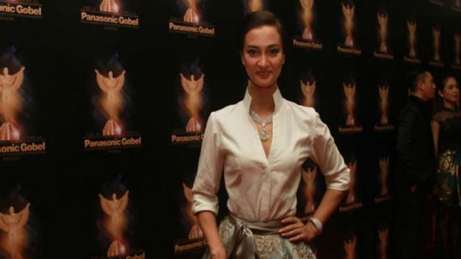 Atiqah Hasiholan