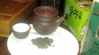 Li Tea (teh tumbuh di atas batu)