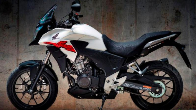 Honda CB500X.