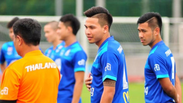 Pemain Thailand, Chanathip Songkrasin (tengah)