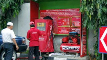 Isi angin nitrogen.