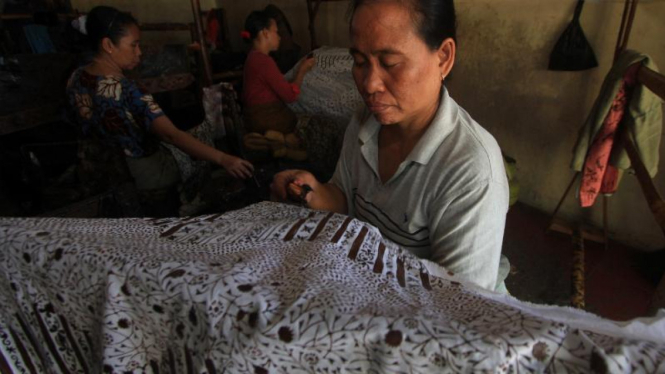 Perajin batik 