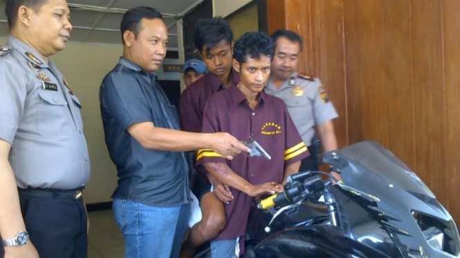 Kakak beradik pelaku begal motor di Palembang