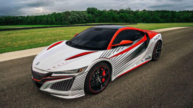 Honda NSX yang digunakan sebagai pace car di Pikes Peak.