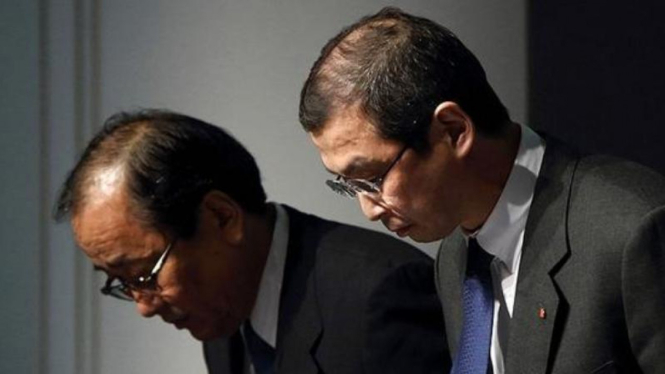 Presiden Takata, Shigehisa Takada (kanan)