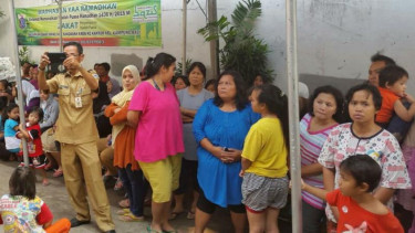 Pasar murah di Kampung Bali, Tanah Abang, Jakarta.