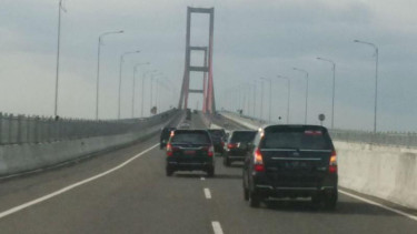 Jembatan Tol Surabaya-Madura (Suramadu)