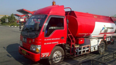 Truk SPBU kantong yang disiapkan PT Pertamina