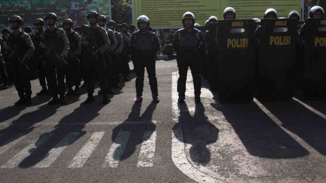 Ilustrasi polisi amankan jalannya aksi.