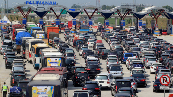 Ilustrasi/Kemacetan di gerbang tol saat mudik.