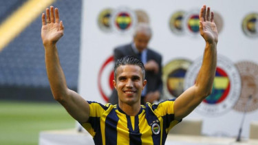 Robin van Persie gabung Fenerbache