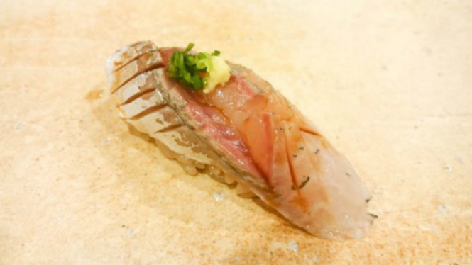 Sushi fermentasi.