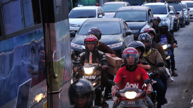 Jalur Pantura macet