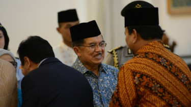 ARB dan prabowo hadiri open house wapres JK