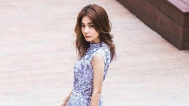 Ella Chen 