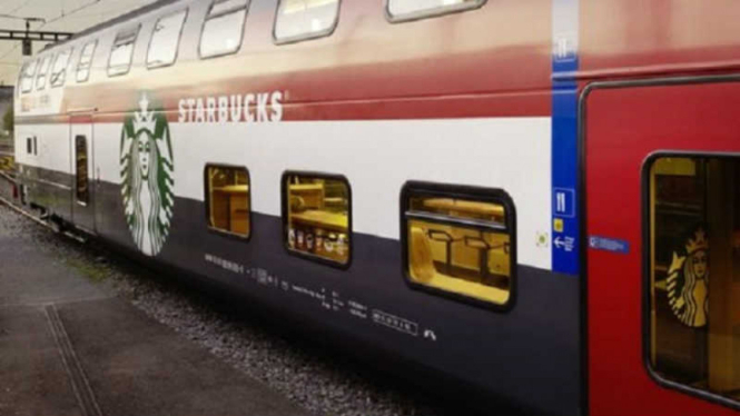 Kedai kopi di kereta