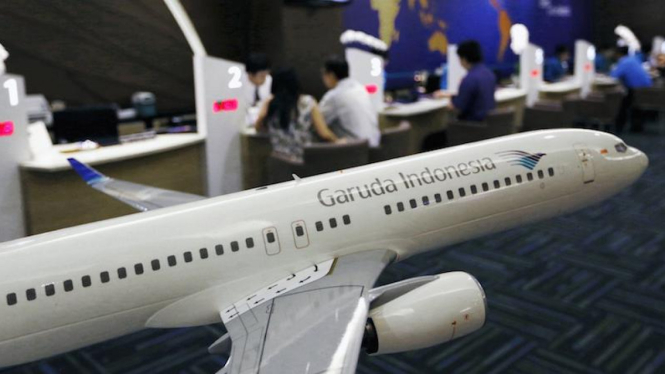 Miniatur pesawat maskapai Garuda Indonesia