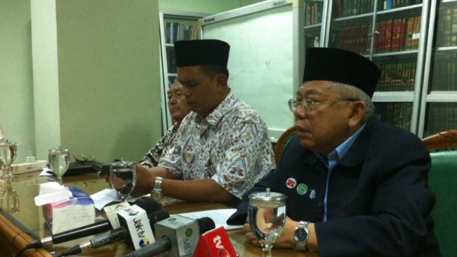 Ketua Umum MUI KH. Ma'ruf Amin (kanan)